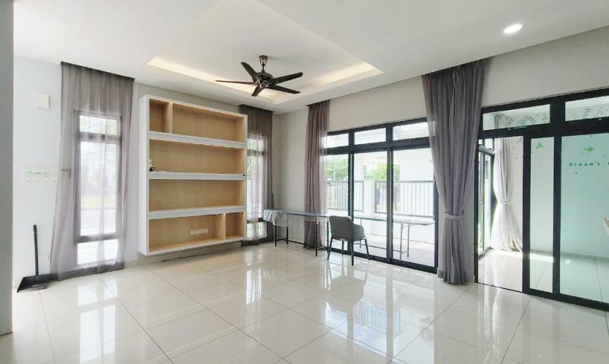 Mutiara Mas – 3 Storey Cluster House – FOR SALE Mutiara Mas – 3 Storey Cluster House – FOR SALE