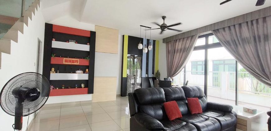 Mutiara Mas – 3 Storey Cluster House – FOR SALE Mutiara Mas – 3 Storey Cluster House – FOR SALE