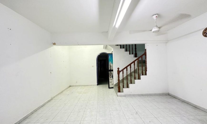 Taman Bukit Tiram – 2 Storey Terrace House – FOR RENT Taman Bukit Tiram – 2 Storey Terrace House – FOR RENT