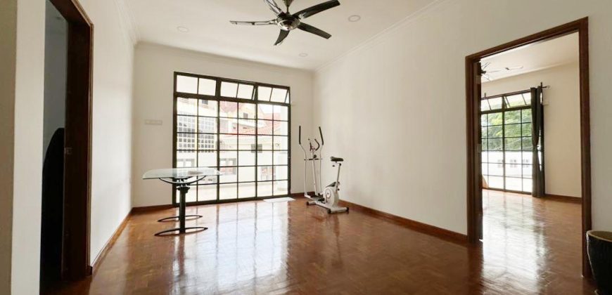 Taman Molek – 2 Storey Corner Terrace House – FOR SALE Taman Molek – 2 Storey Corner Terrace House – FOR SALE