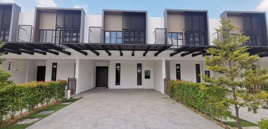 Senibong Cove – 3 Storey Terrace House – FOR SALE Senibong Cove – 3 Storey Terrace House – FOR SALE
