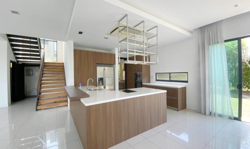 Leisure Farm – 2 Storey Corner Bungalow House – FOR RENT