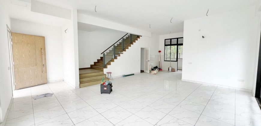 Setia Tropika – 2 Storey Semi Detached House – FOR SALE Setia Tropika – 2 Storey Semi Detached House – FOR SALE