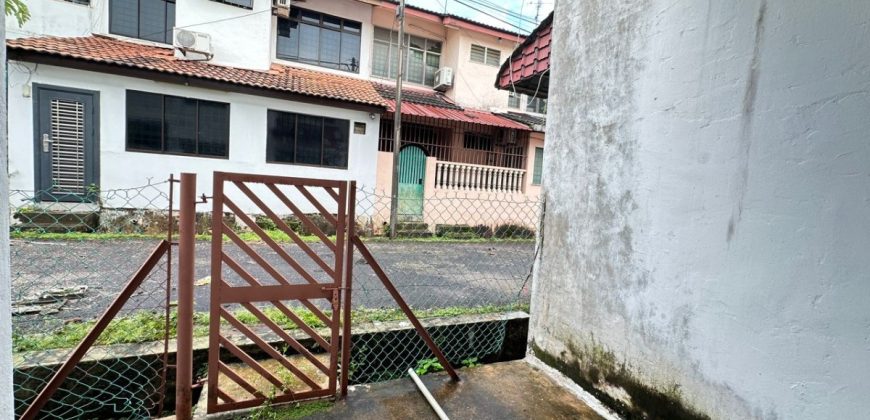 Taman Daya – 2 Storey Terrace House – FOR SALE Taman Daya – 2 Storey Terrace House – FOR SALE
