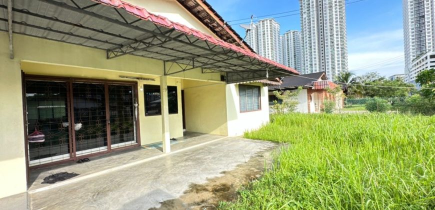 Larkin @ Dato Onn Jaffar – Single Storey Bungalow House – FOR SALE Larkin @ Dato Onn Jaffar – Single Storey Bungalow House – FOR SALE