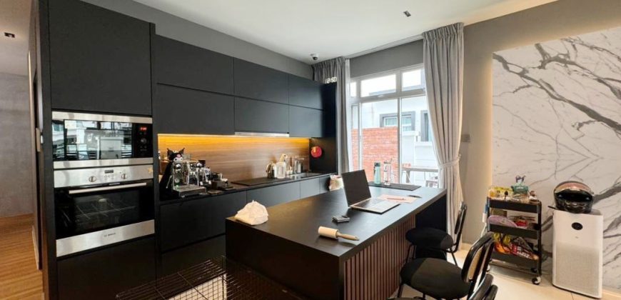 Taman Kempas Utama – 2 Storey Cluster House – FOR SALE Taman Kempas Utama – 2 Storey Cluster House – FOR SALE