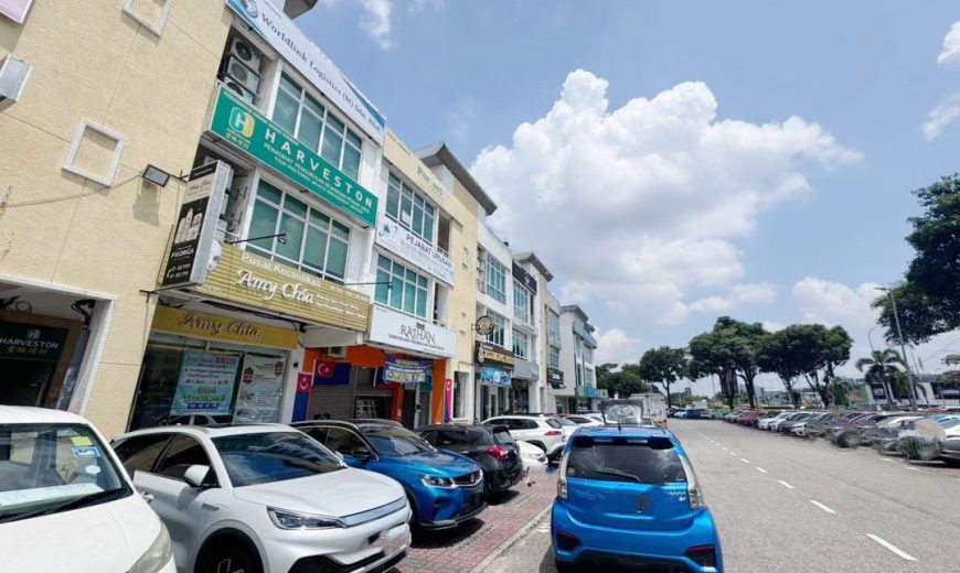 Taman Molek – 3.5 Storey Shop Lot – FOR SALE Taman Molek – 3.5 Storey Shop Lot – FOR SALE
