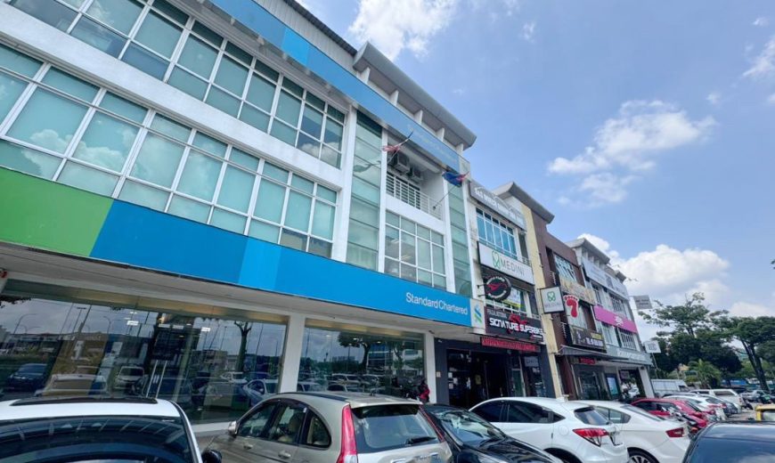 Taman Molek – 3.5 Storey Shop Lot – FOR SALE Taman Molek – 3.5 Storey Shop Lot – FOR SALE