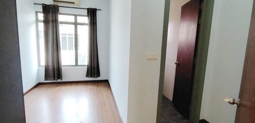 East Ledang – 2 Storey Superlink House – FOR SALE East Ledang – 2 Storey Superlink House – FOR SALE