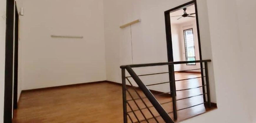Taman Molek – 2 Storey Superlink House – FOR SALE Taman Molek – 2 Storey Superlink House – FOR SALE