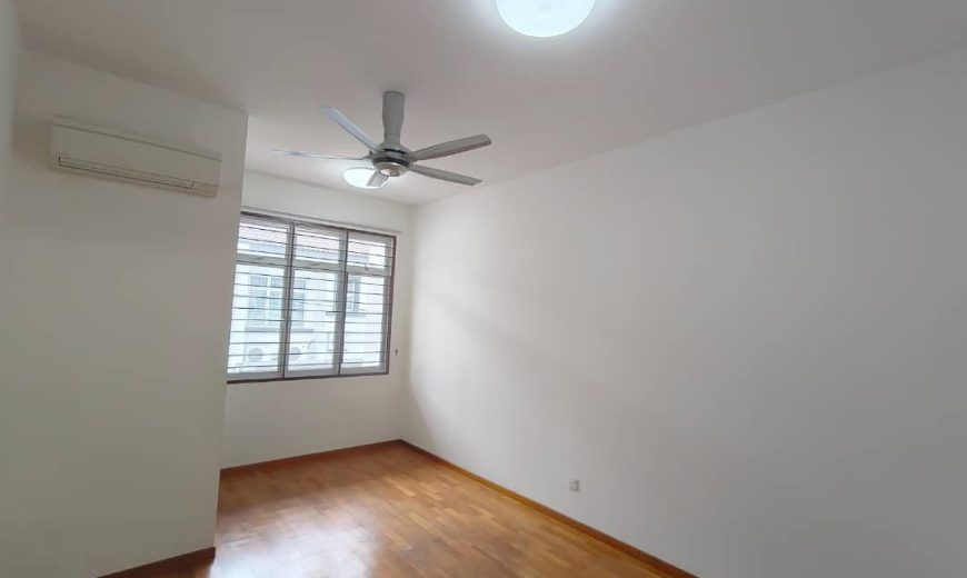 Taman Molek – 2 Storey Superlink House – FOR SALE Taman Molek – 2 Storey Superlink House – FOR SALE