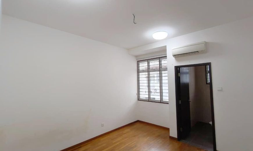 Taman Molek – 2 Storey Superlink House – FOR SALE Taman Molek – 2 Storey Superlink House – FOR SALE