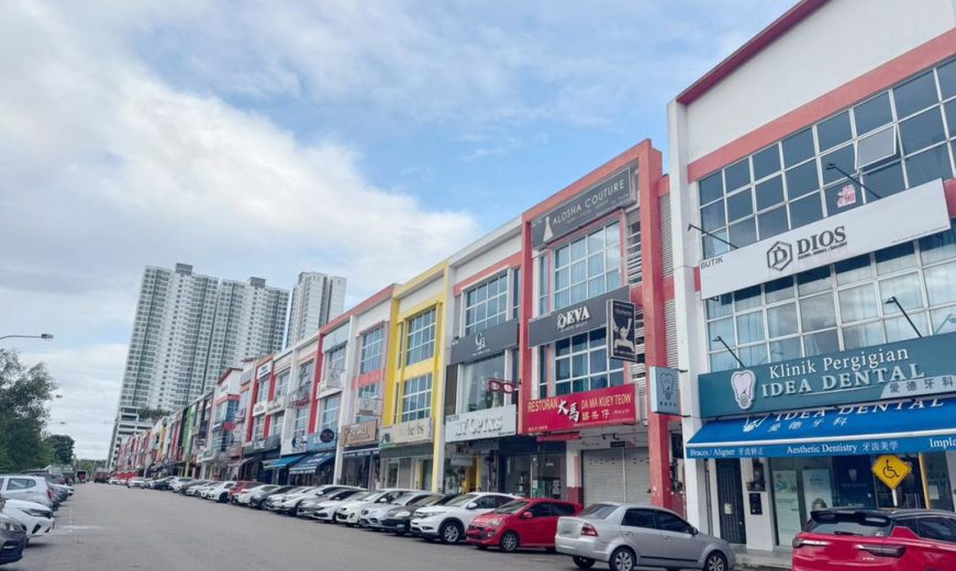 Mount Austin – 3 Storey Shoplot – FOR SALE Mount Austin – 3 Storey Shoplot – FOR SALE