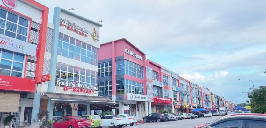 Mount Austin – 3 Storey Shoplot – FOR SALE Mount Austin – 3 Storey Shoplot – FOR SALE