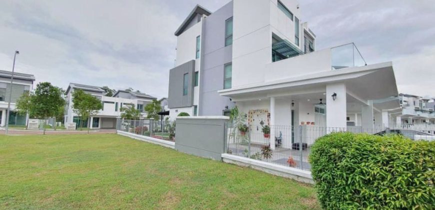 Sunway Lenang Heights – 3 Storey Corner Semi Detached House – FOR SALE Sunway Lenang Heights – 3 Storey Corner Semi Detached House – FOR SALE