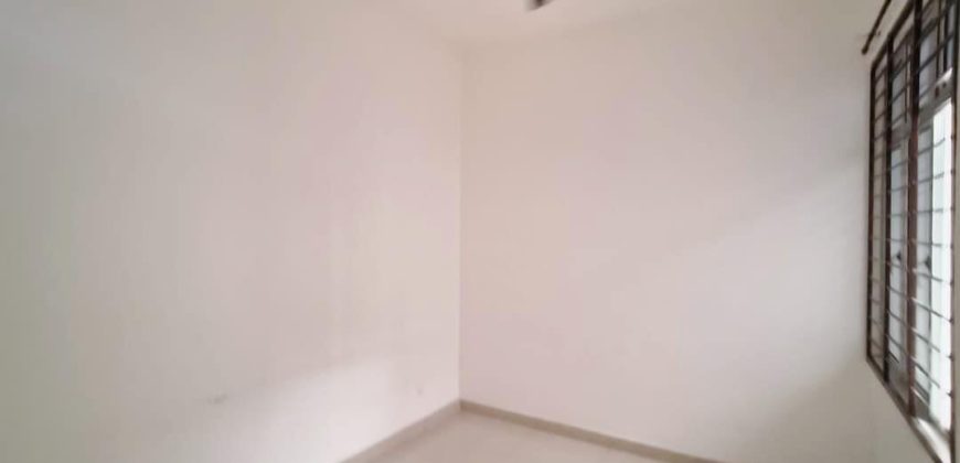 Taman Molek – 2 Storey Superlink House – FOR SALE Taman Molek – 2 Storey Superlink House – FOR SALE