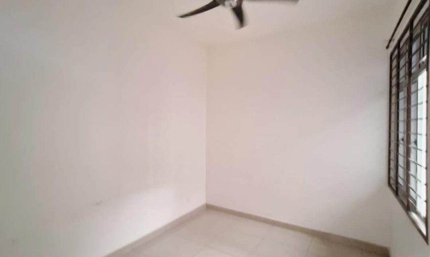 Taman Molek – 2 Storey Superlink House – FOR SALE Taman Molek – 2 Storey Superlink House – FOR SALE