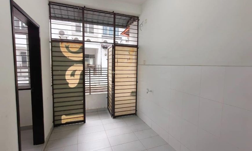 Taman Molek – 2 Storey Superlink House – FOR SALE Taman Molek – 2 Storey Superlink House – FOR SALE