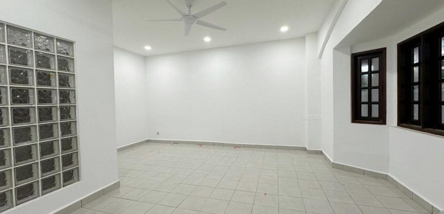 Impian Emas – 2 Storey Semi Detached House – FOR SALE Impian Emas – 2 Storey Semi Detached House – FOR SALE