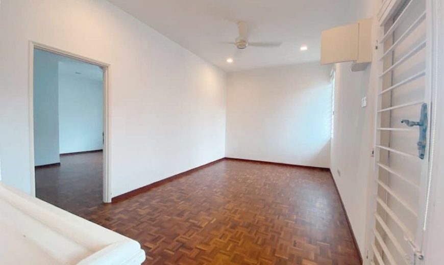 Taman Molek – 2 Storey Semi Detached House – FOR SALE Taman Molek – 2 Storey Semi Detached House – FOR SALE