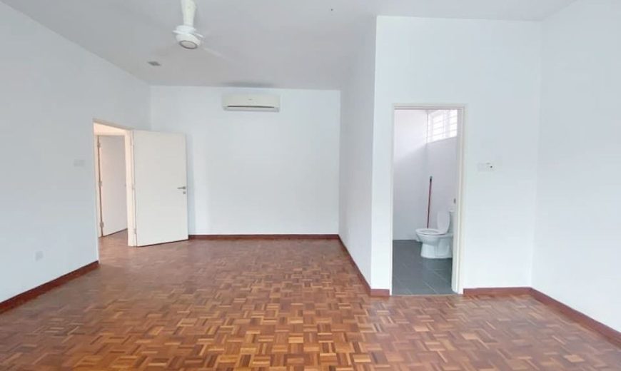 Taman Molek – 2 Storey Semi Detached House – FOR SALE Taman Molek – 2 Storey Semi Detached House – FOR SALE