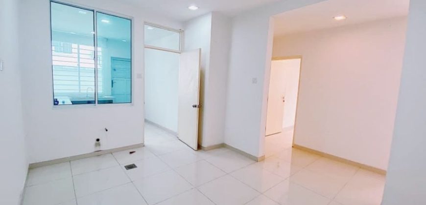 Taman Molek – 2 Storey Semi Detached House – FOR SALE Taman Molek – 2 Storey Semi Detached House – FOR SALE