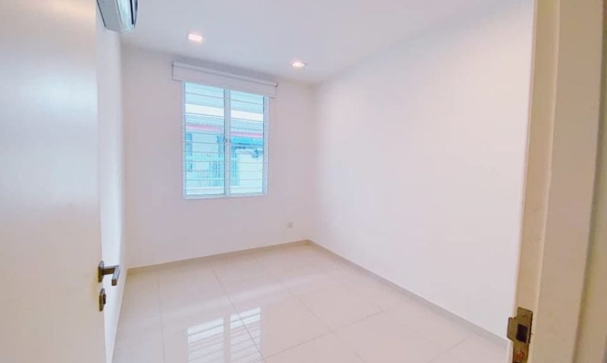 Taman Molek – 2 Storey Semi Detached House – FOR SALE Taman Molek – 2 Storey Semi Detached House – FOR SALE