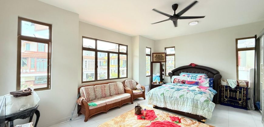 Park View @ Seri Alam – 3 Storey Semi Detached House – FOR SALE Park View @ Seri Alam – 3 Storey Semi Detached House – FOR SALE