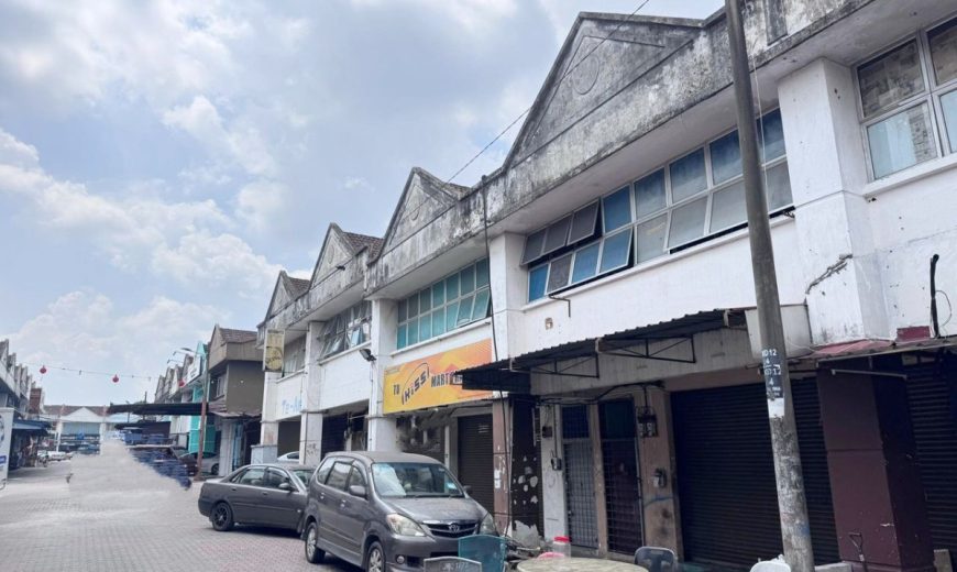 Taman Universiti – 2 Storey Shoplot – FOR SALE