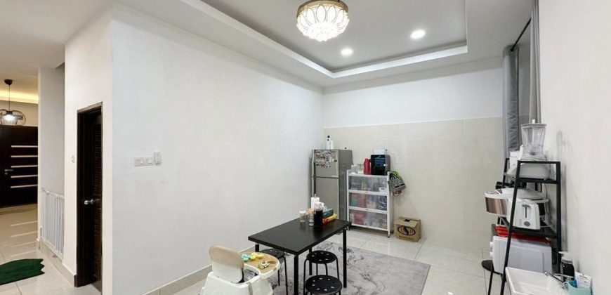 Taman Pulai Utama – 2 Storey Corner Semi Detached House – FOR SALE Taman Pulai Utama – 2 Storey Corner Semi Detached House – FOR SALE