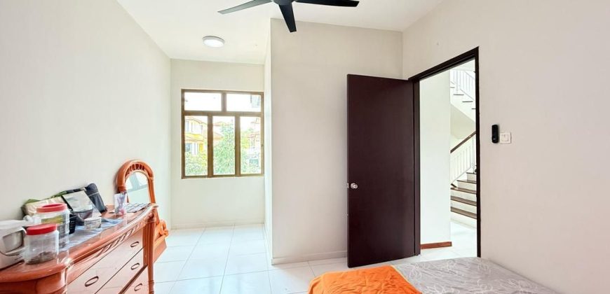 Park View @ Seri Alam – 3 Storey Semi Detached House – FOR RENT Park View @ Seri Alam – 3 Storey Semi Detached House – FOR RENT