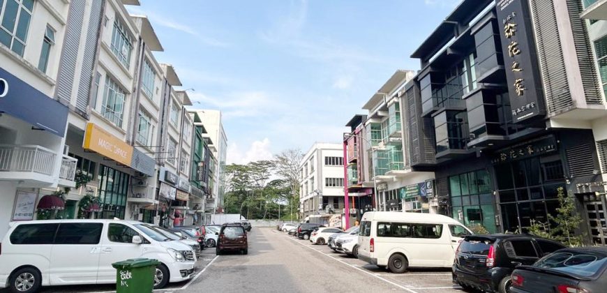 Pusat Perdagangan Danga Utama – 3 Storey End Lot Shop Lot – FOR SALE