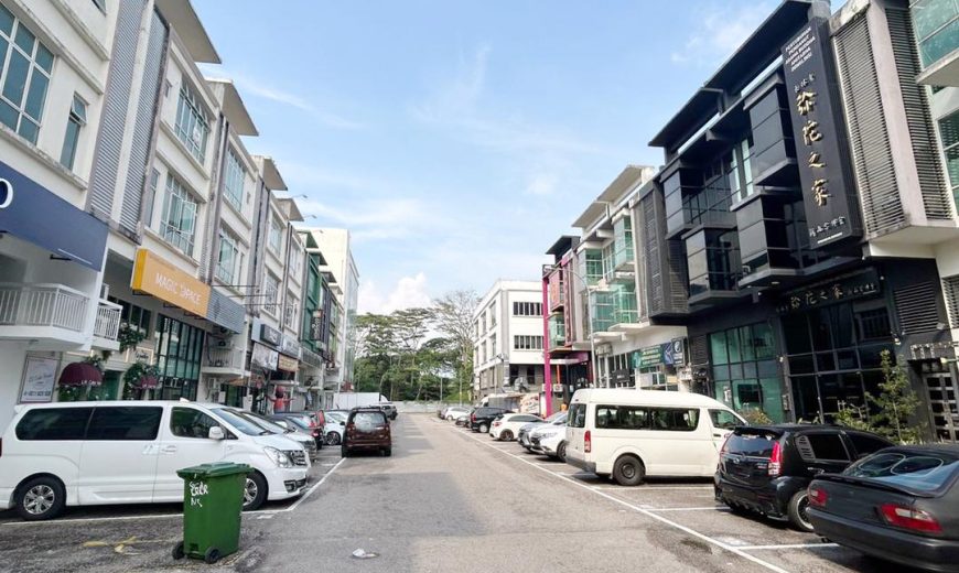 Pusat Perdagangan Danga Utama – 3 Storey End Lot Shop Lot – FOR SALE Pusat Perdagangan Danga Utama – 3 Storey End Lot Shop Lot – FOR SALE