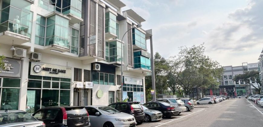 Pusat Perdagangan Danga Utama – 3 Storey End Lot Shop Lot – FOR SALE