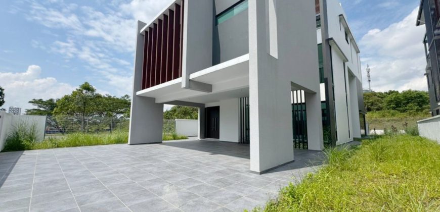 Seri Austin Heights – 3 Storey Corner Bungalow House – FOR SALE