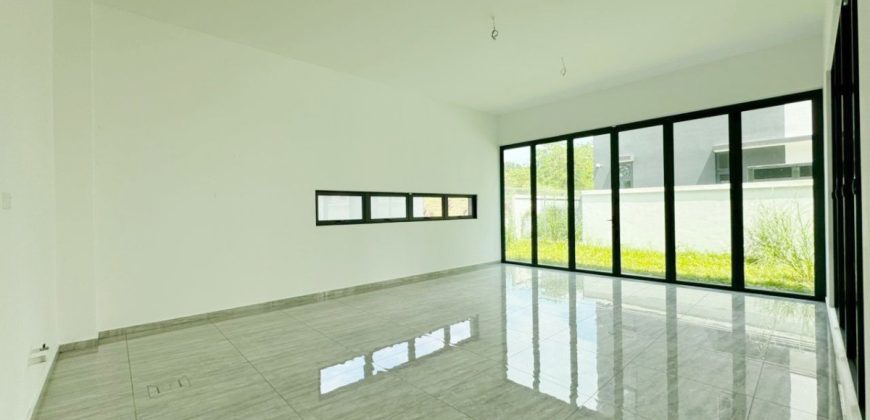 Seri Austin Heights – 3 Storey Corner Bungalow House – FOR SALE