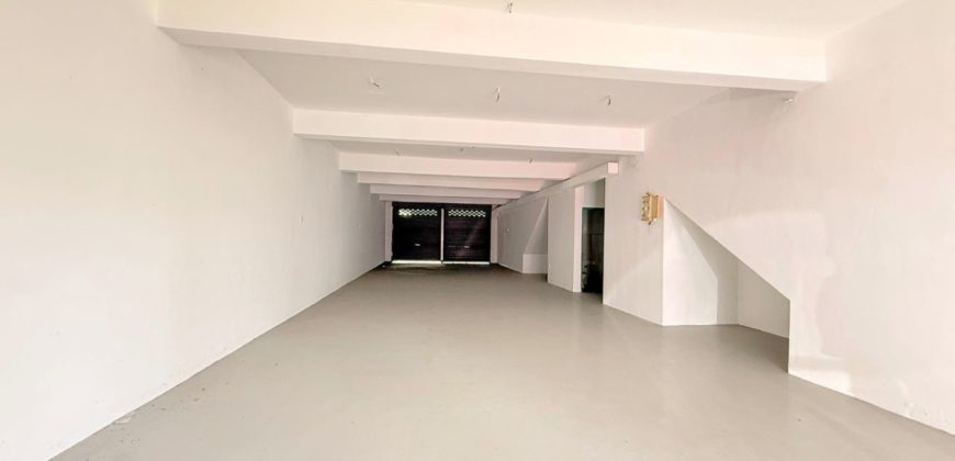 Taman Perling – 3 Storey Shoplot – FOR RENT