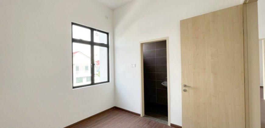 Austin Mutiara @ Mount Austin – 2 Storey Corner Cluster House – FOR SALE