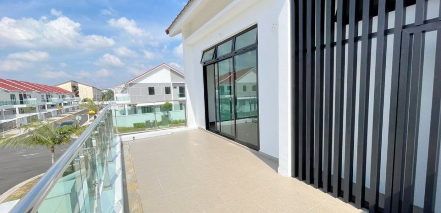 Austin Mutiara @ Mount Austin – 2 Storey Corner Cluster House – FOR SALE