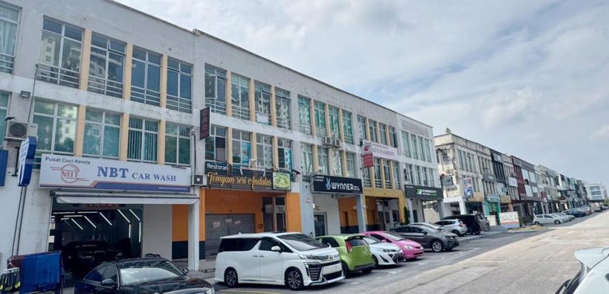 Mount Austin – 3 Storey Shoplot – FOR SALE