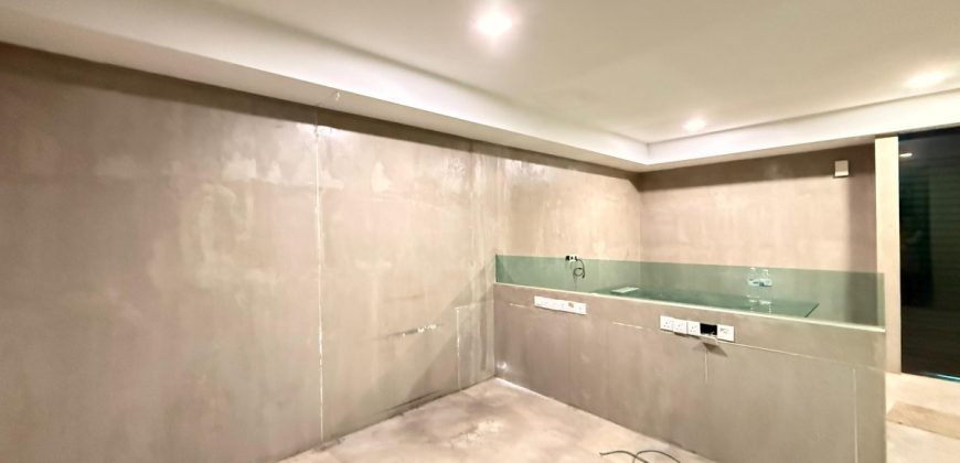 Taman Daya – 2 Storey End Lot Shoplot – FOR RENT