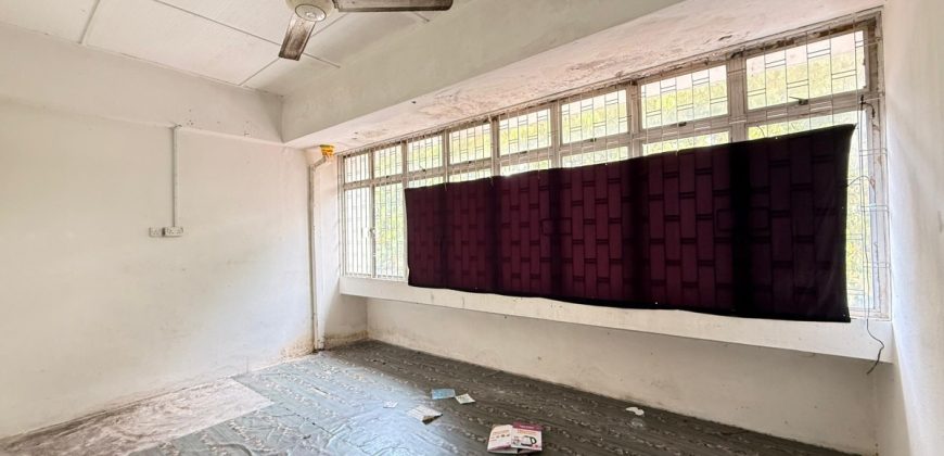 Taman Daya – 2 Storey End Lot Shoplot – FOR RENT