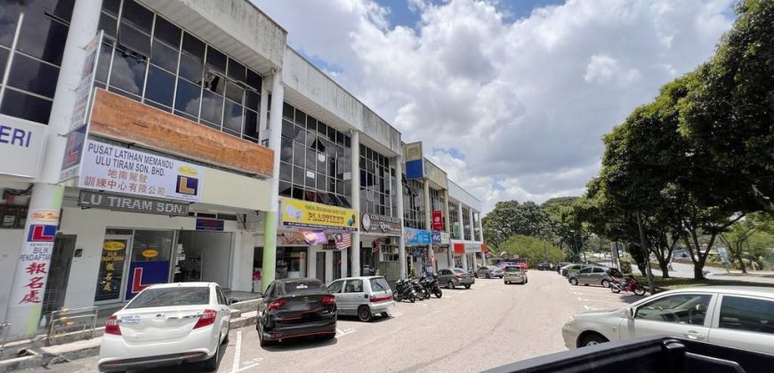 Desa Cemerlang – 3 Storey Shop Lot – FOR SALE