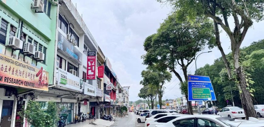 Taman Johor Jaya – 3 Storey Shoplot – For Sale