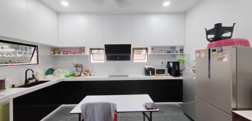 Crest Austin @ Mount Austin – 2 Storey Corner Terrace House – FOR SALE