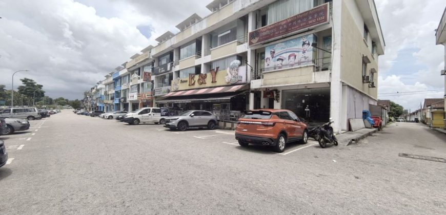 Taman Daya – 3 Storey End Lot Shoplot – FOR SALE
