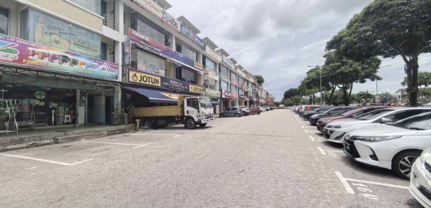 Taman Daya – 3 Storey End Lot Shoplot – Ground Floor – FOR RENT