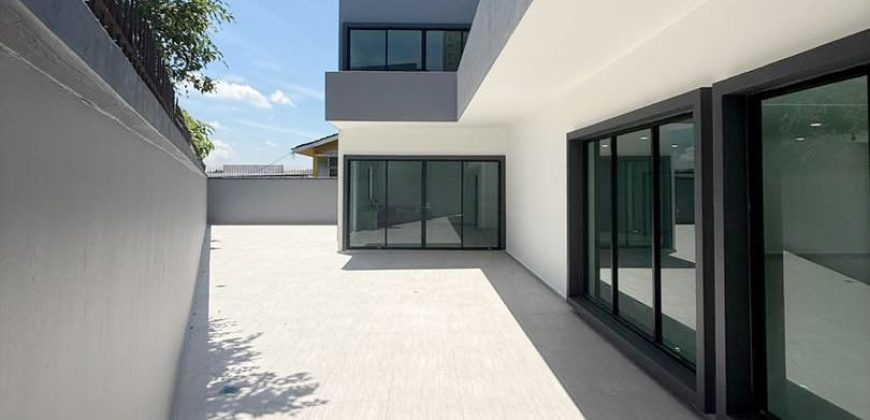 Taman Kebun Teh – 2 Storey Corner Bungalow House – FOR SALE