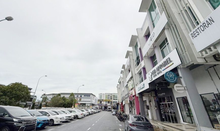 Mutiara Mas – 3 Storey Corner Shop Lot – FOR SALE