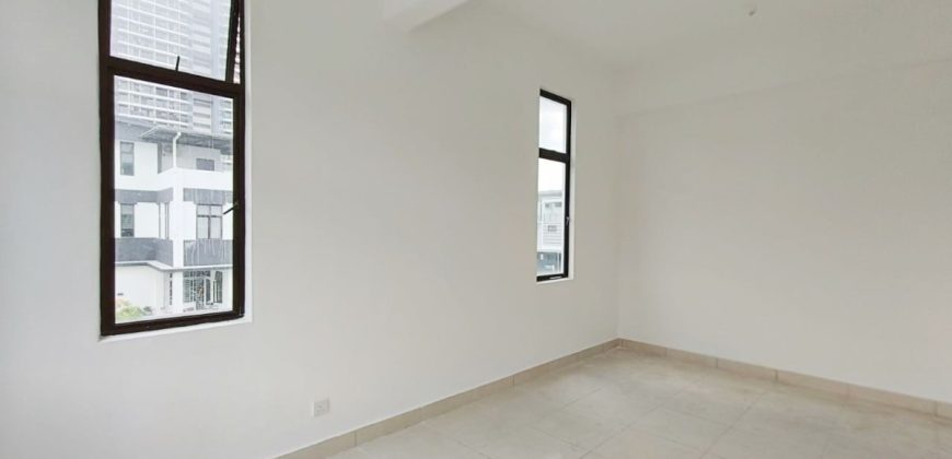 Mutiara Mas – 3 Storey Corner Cluster House – FOR SALE
